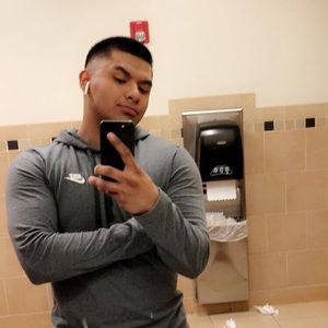 Meet your Posher, Carlos